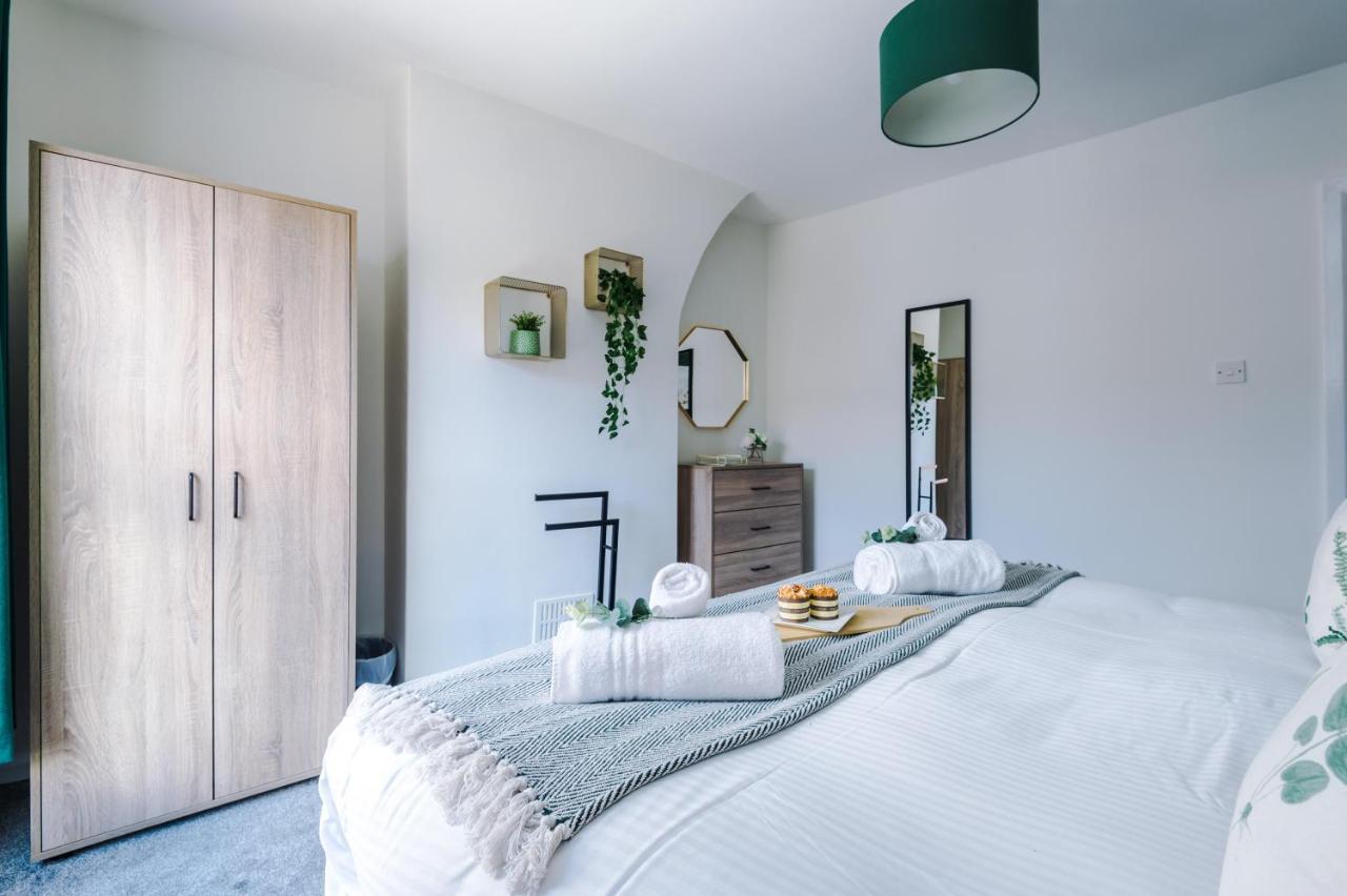 Bright 2-Bed Cottage In Chester By 53 Degrees Property, Ideal For Couples & Small Groups, City Centre - Sleeps 6 Екстер'єр фото