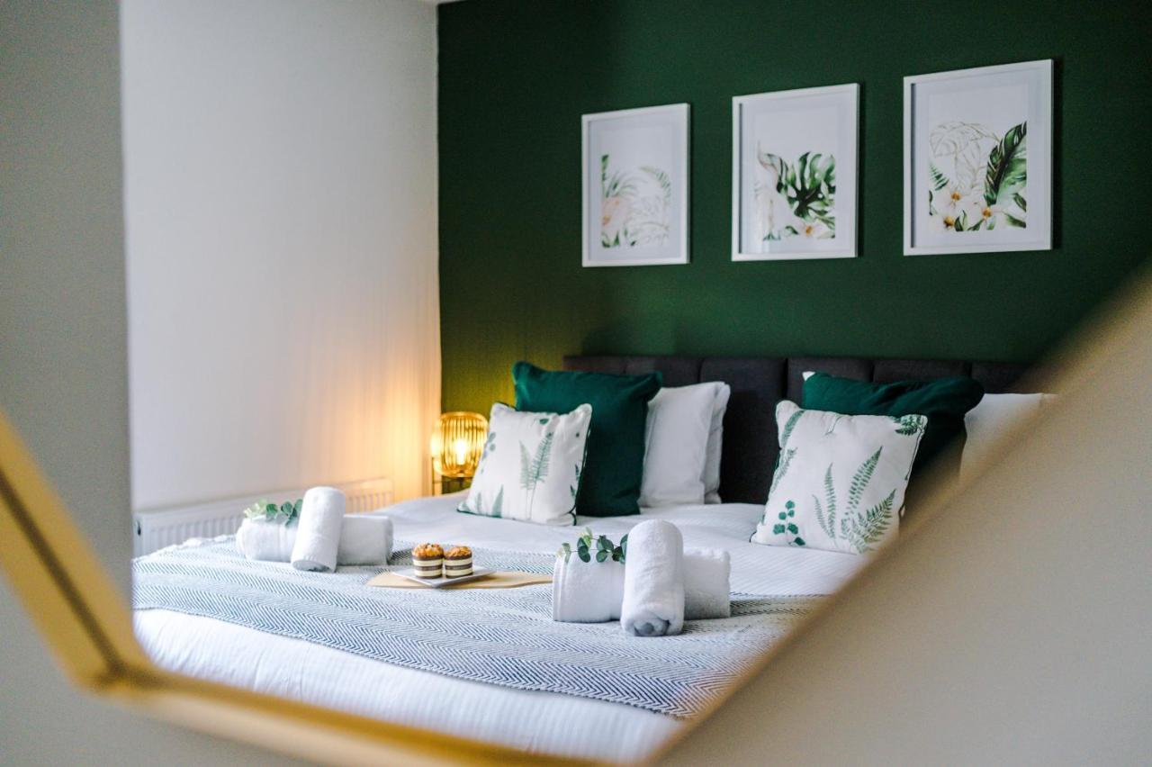 Bright 2-Bed Cottage In Chester By 53 Degrees Property, Ideal For Couples & Small Groups, City Centre - Sleeps 6 Екстер'єр фото