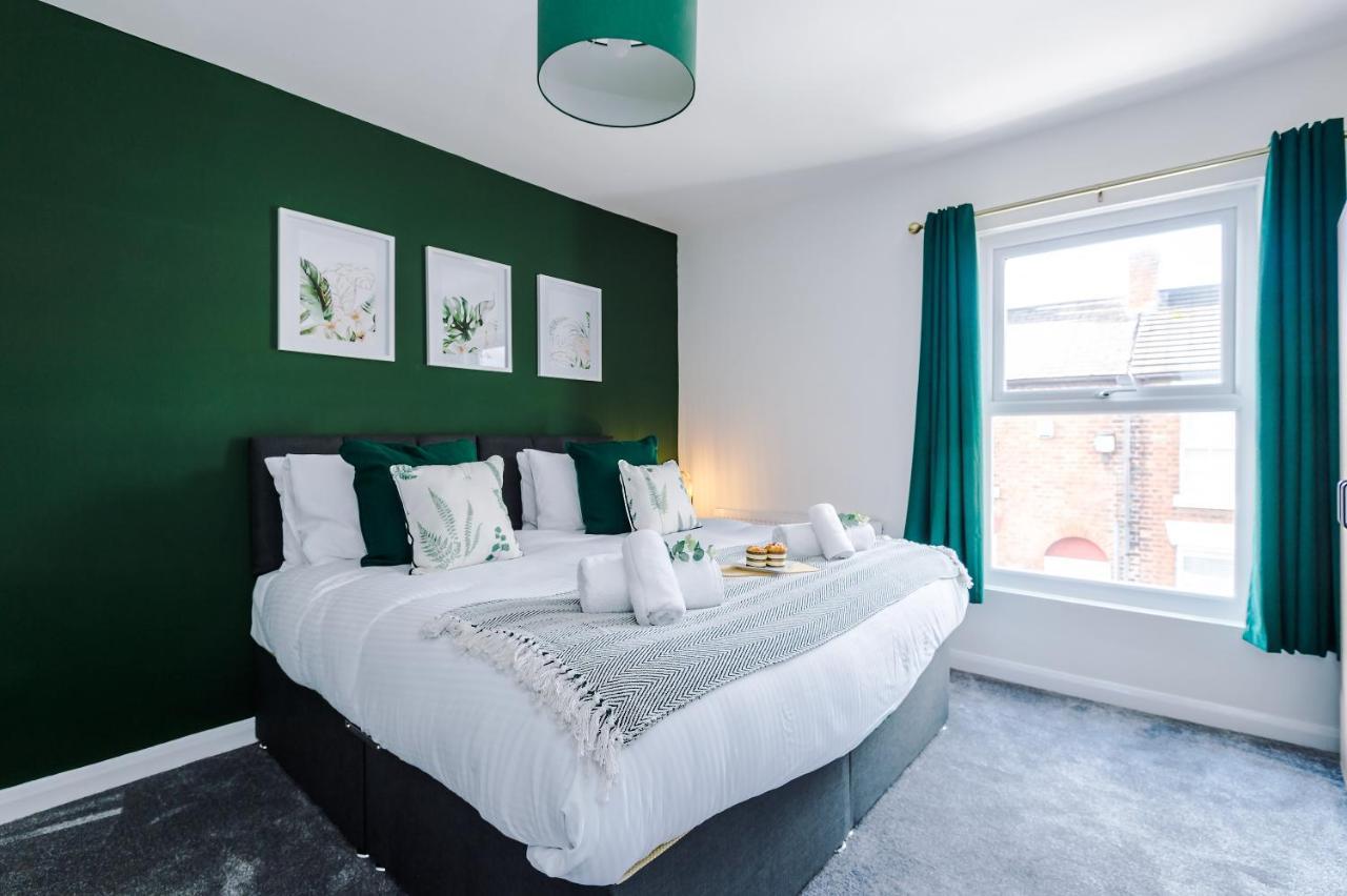 Bright 2-Bed Cottage In Chester By 53 Degrees Property, Ideal For Couples & Small Groups, City Centre - Sleeps 6 Екстер'єр фото
