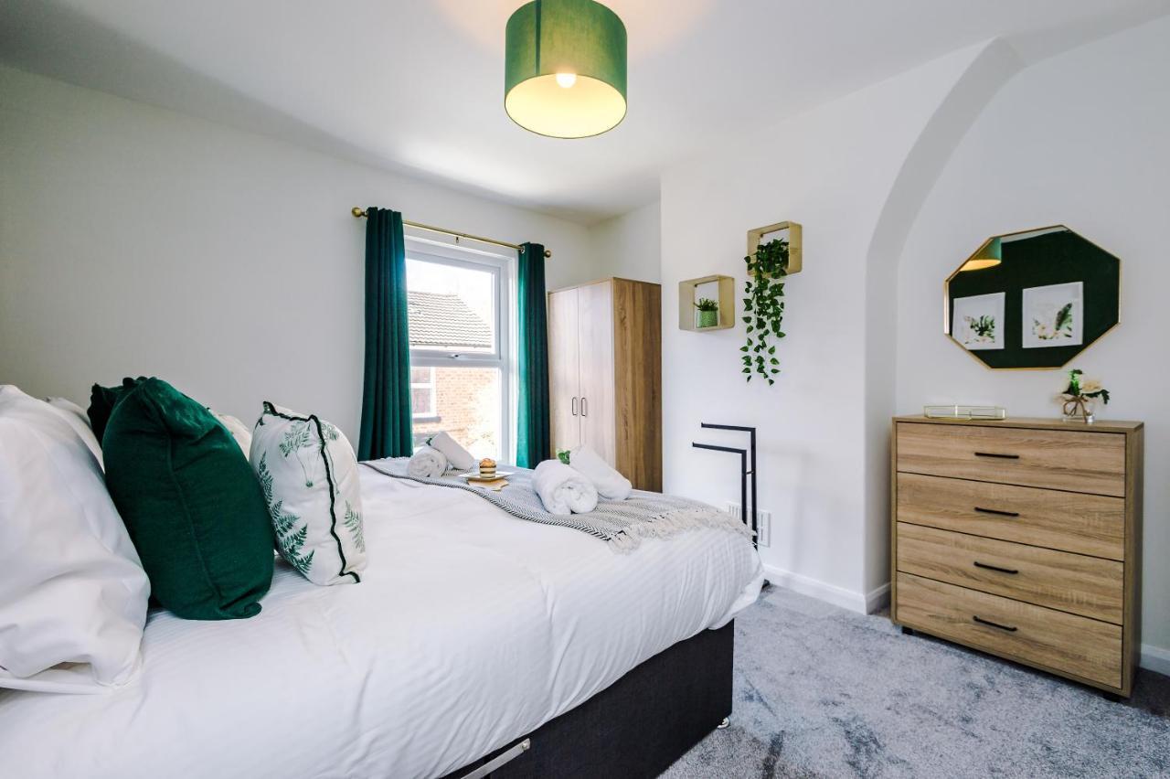 Bright 2-Bed Cottage In Chester By 53 Degrees Property, Ideal For Couples & Small Groups, City Centre - Sleeps 6 Екстер'єр фото