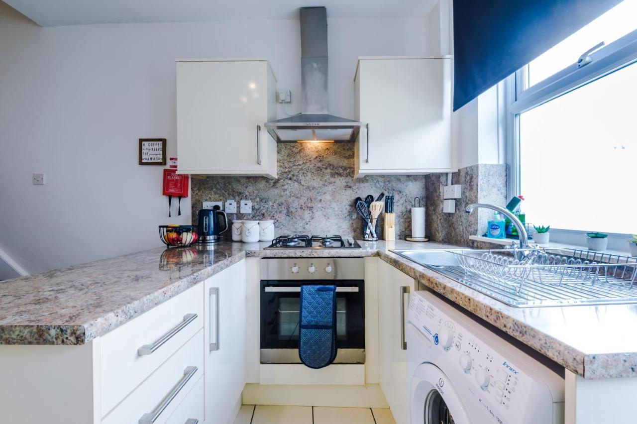 Bright 2-Bed Cottage In Chester By 53 Degrees Property, Ideal For Couples & Small Groups, City Centre - Sleeps 6 Екстер'єр фото